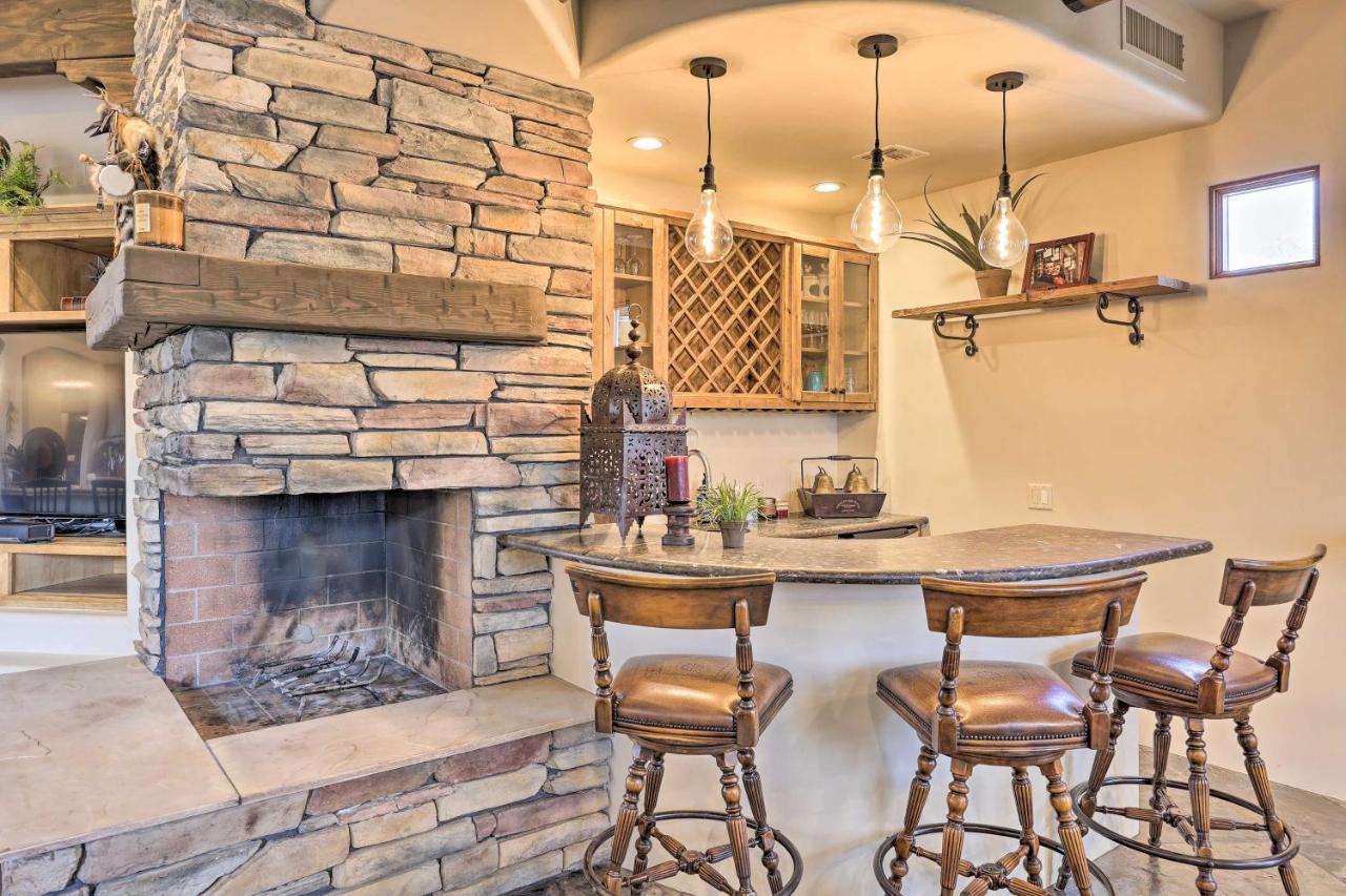 Cave Creek Oasis With Putting Green, Spa And Mtn View! Exterior photo