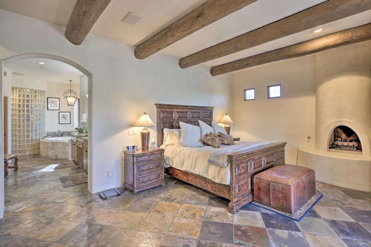 Cave Creek Oasis With Putting Green, Spa And Mtn View! Exterior photo