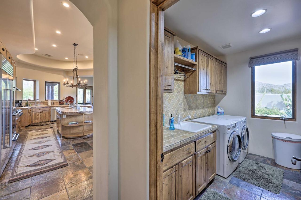 Cave Creek Oasis With Putting Green, Spa And Mtn View! Exterior photo
